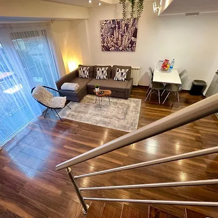 Hidden Gem Of Center Apartment