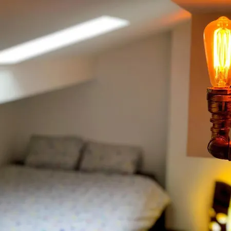 Hidden Gem Of Center Apartment *